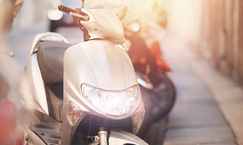 汽車遠(yuǎn)光燈危害大？電動(dòng)車遠(yuǎn)光燈危害是汽車的7倍，該管管了！